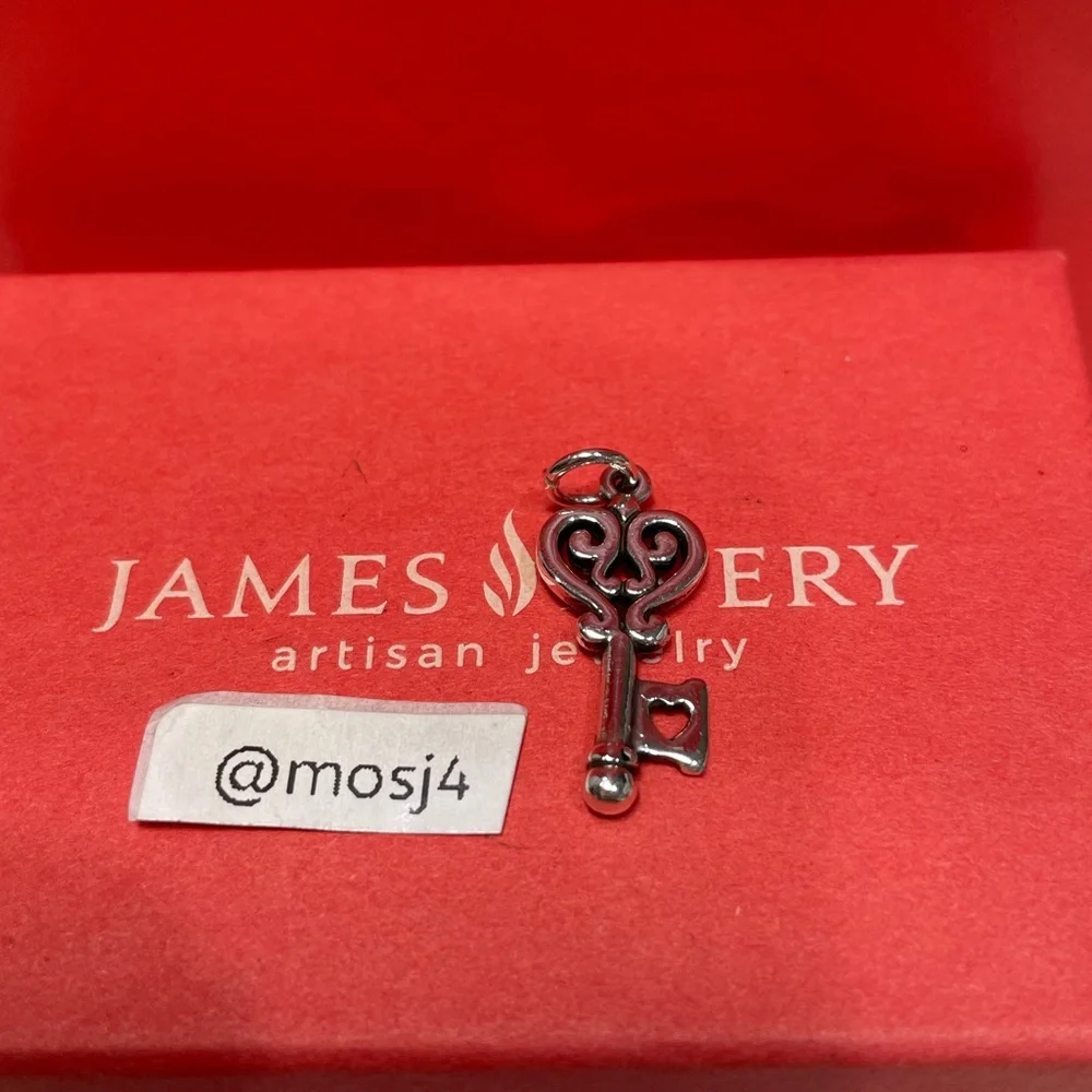 James Avery Key to My Heart Charm - Picture 2 of 2